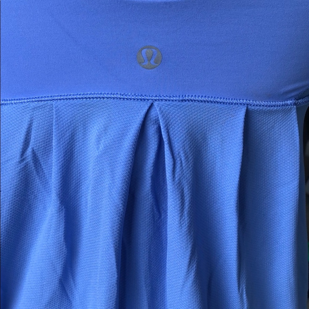 Lululemon periwinkle essential tank- Size 4 - Picture 3 of 4